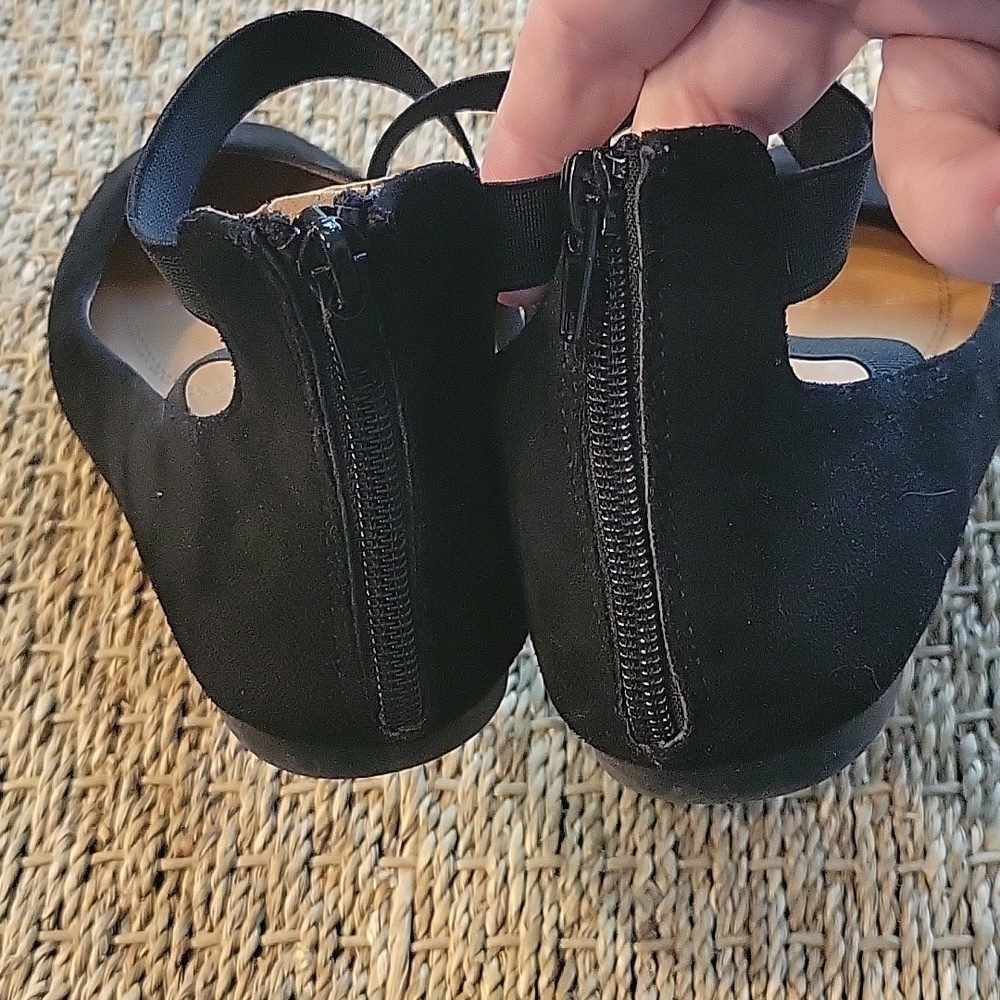 BELLA MARIE black suede ballet flats.  Very lightweight.  Size is 6.5. - Picture 3 of 7